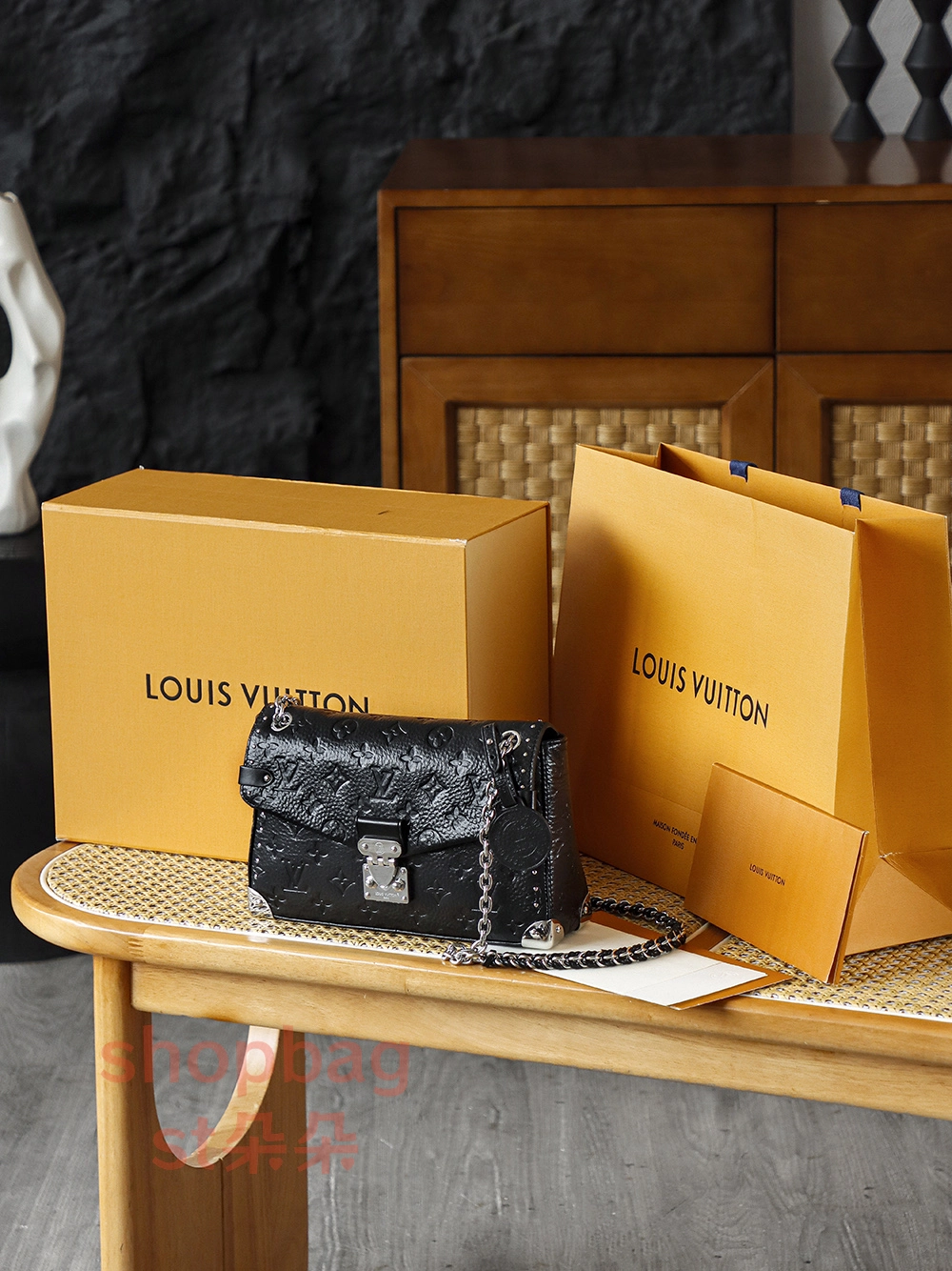 高仿包 LV Trunkie 2026款新款 黑色壓紋 鏈條包 9 高仿包 LV Trunkie 2026款新款 黑色壓紋 鏈條包
