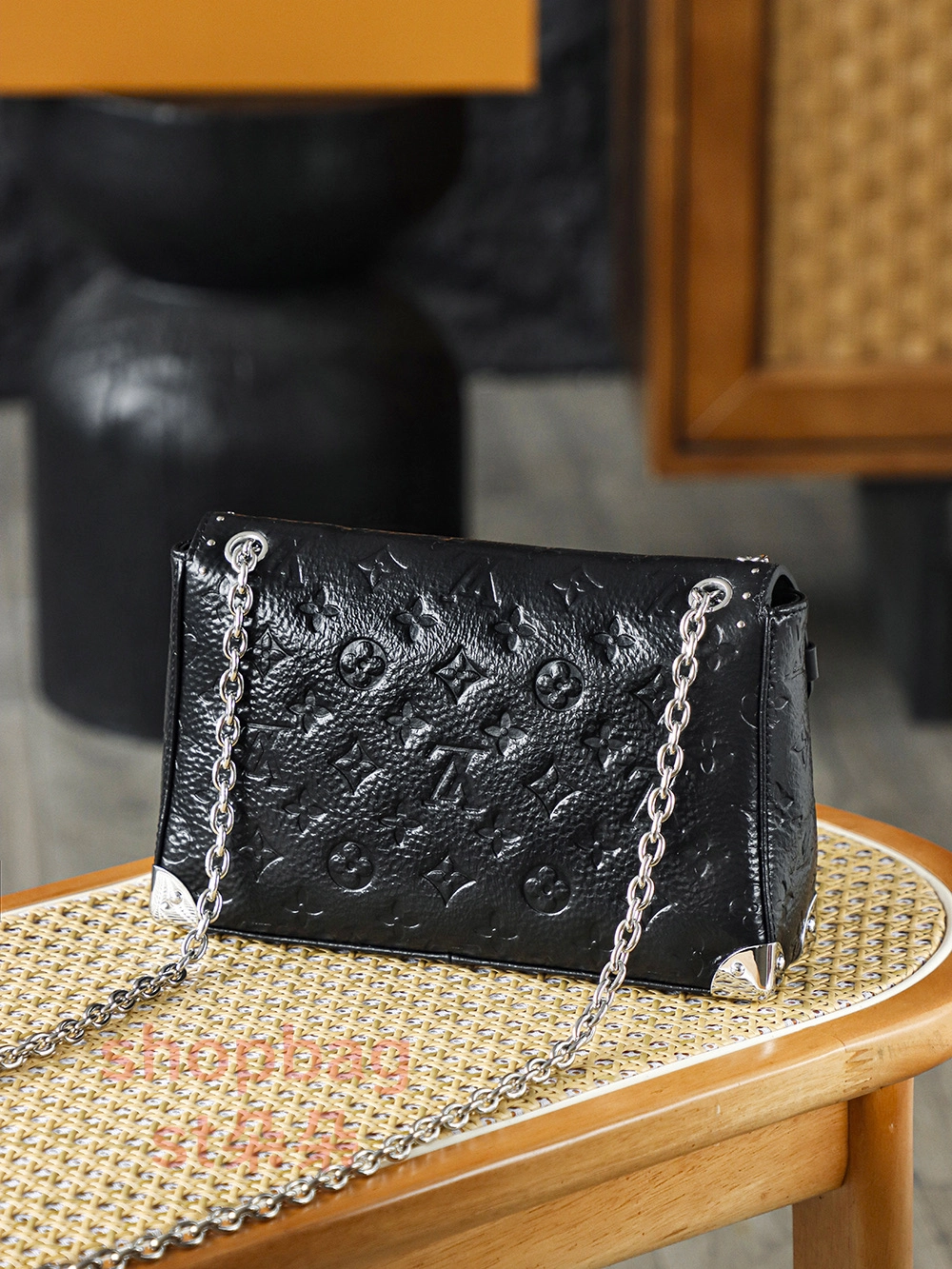 高仿包 LV Trunkie 2026款新款 黑色壓紋 鏈條包 6 高仿包 LV Trunkie 2026款新款 黑色壓紋 鏈條包