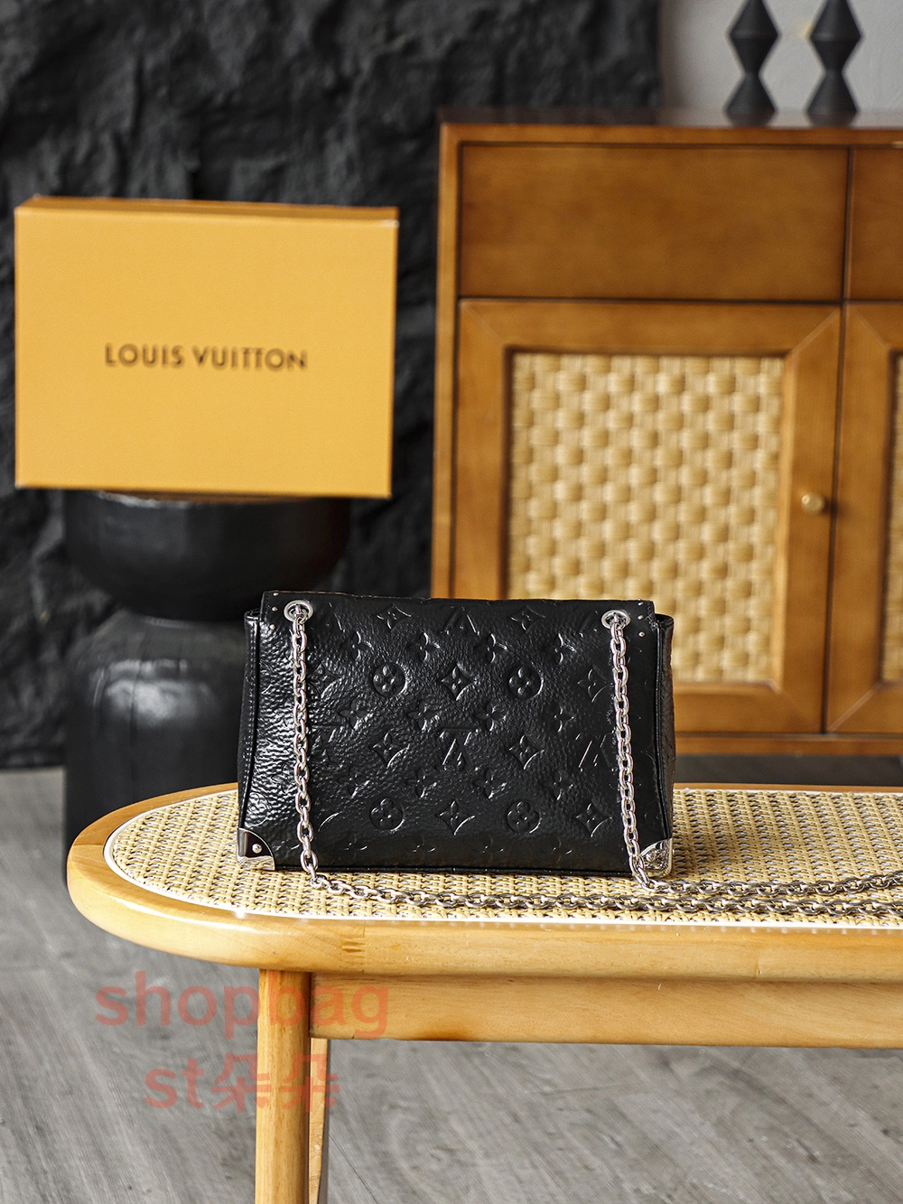 高仿包 LV Trunkie 2026款新款 黑色壓紋 鏈條包 3 高仿包 LV Trunkie 2026款新款 黑色壓紋 鏈條包