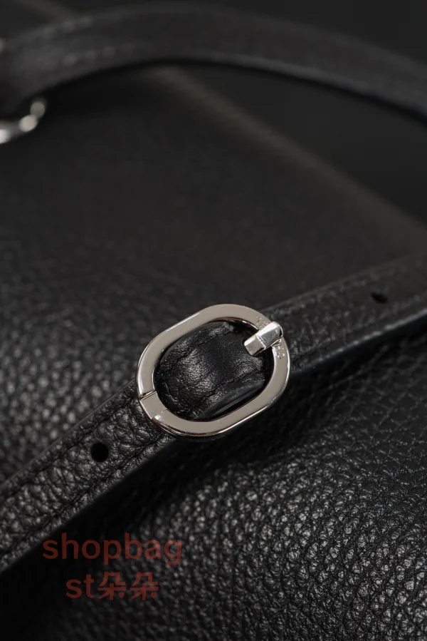高仿精品 CHANEL 26S 𝐆𝐃同款CF 大號黑色銀扣 口蓋包包 AS6231：圖片 18