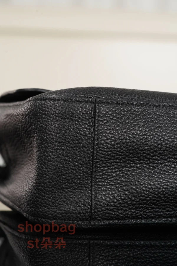 高仿精品 CHANEL 26S 𝐆𝐃同款CF 大號黑色銀扣 口蓋包包 AS6231：圖片 13