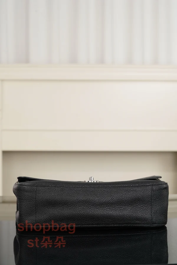 高仿精品 CHANEL 26S 𝐆𝐃同款CF 大號黑色銀扣 口蓋包包 AS6231：圖片 10