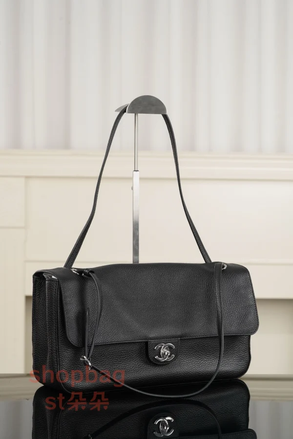 高仿精品 CHANEL 26S 𝐆𝐃同款CF 大號黑色銀扣 口蓋包包 AS6231：圖片 6
