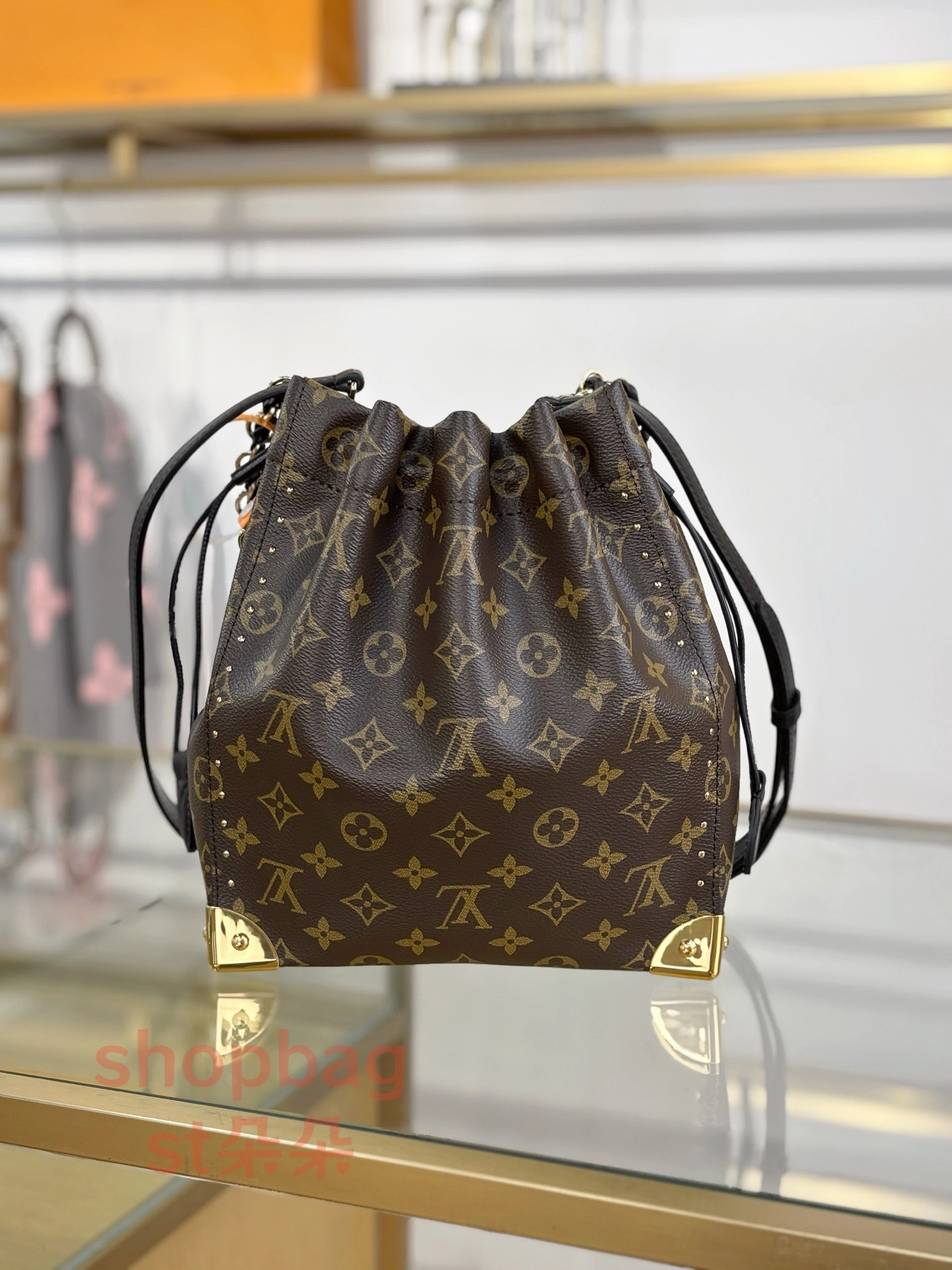 a貨 LV Noé Trunk 2026 春夏 老花 單肩 水桶包 M28515 8 a貨 LV Noé Trunk 2026 春夏 老花 單肩 水桶包 M28515