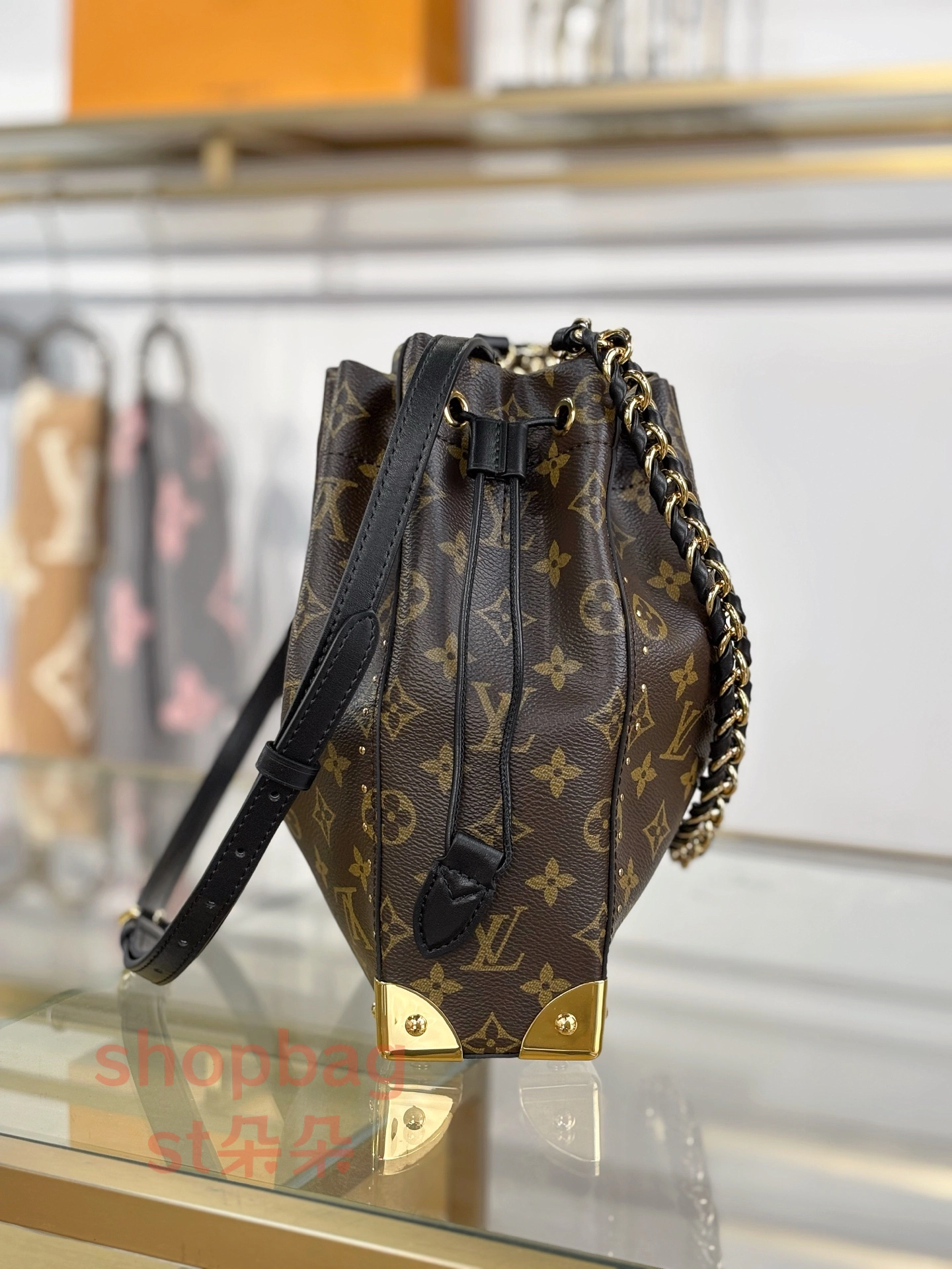 a貨 LV Noé Trunk 2026 春夏 老花 單肩 水桶包 M28515 7 a貨 LV Noé Trunk 2026 春夏 老花 單肩 水桶包 M28515