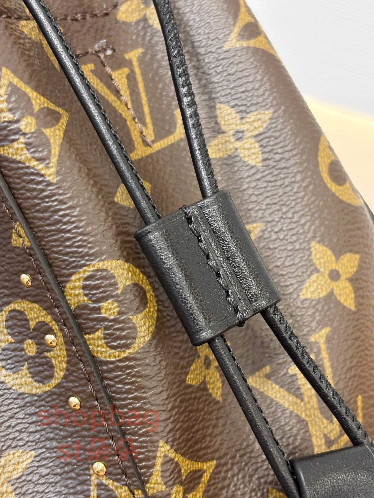 a貨 LV Noé Trunk 2026 春夏 老花 單肩 水桶包 M28515 10 a貨 LV Noé Trunk 2026 春夏 老花 單肩 水桶包 M28515