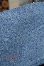 a貨 香奈兒 𝟐𝟔𝐀高級手工坊 超大𝐂𝐅系列 單肩包 𝐌𝐀𝐗𝐈 牛仔藍：圖片 16