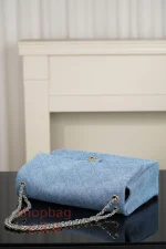 a貨 香奈兒 𝟐𝟔𝐀高級手工坊 超大𝐂𝐅系列 單肩包 𝐌𝐀𝐗𝐈 牛仔藍：圖片 9