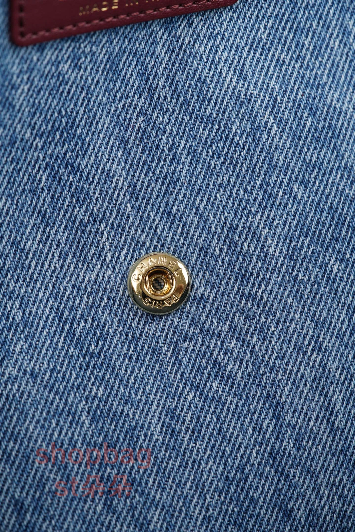a貨 香奈兒 𝟐𝟔𝐀高級手工坊 超大𝐂𝐅系列 單肩包 𝐌𝐀𝐗𝐈 牛仔藍 25 a貨 香奈兒 𝟐𝟔𝐀高級手工坊 超大𝐂𝐅系列 單肩包 𝐌𝐀𝐗𝐈 牛仔藍