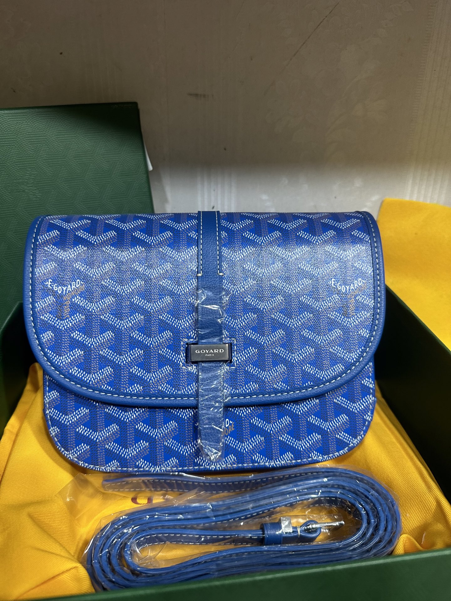 a貨 Goyard 的藍色 Belvedere 斜背包