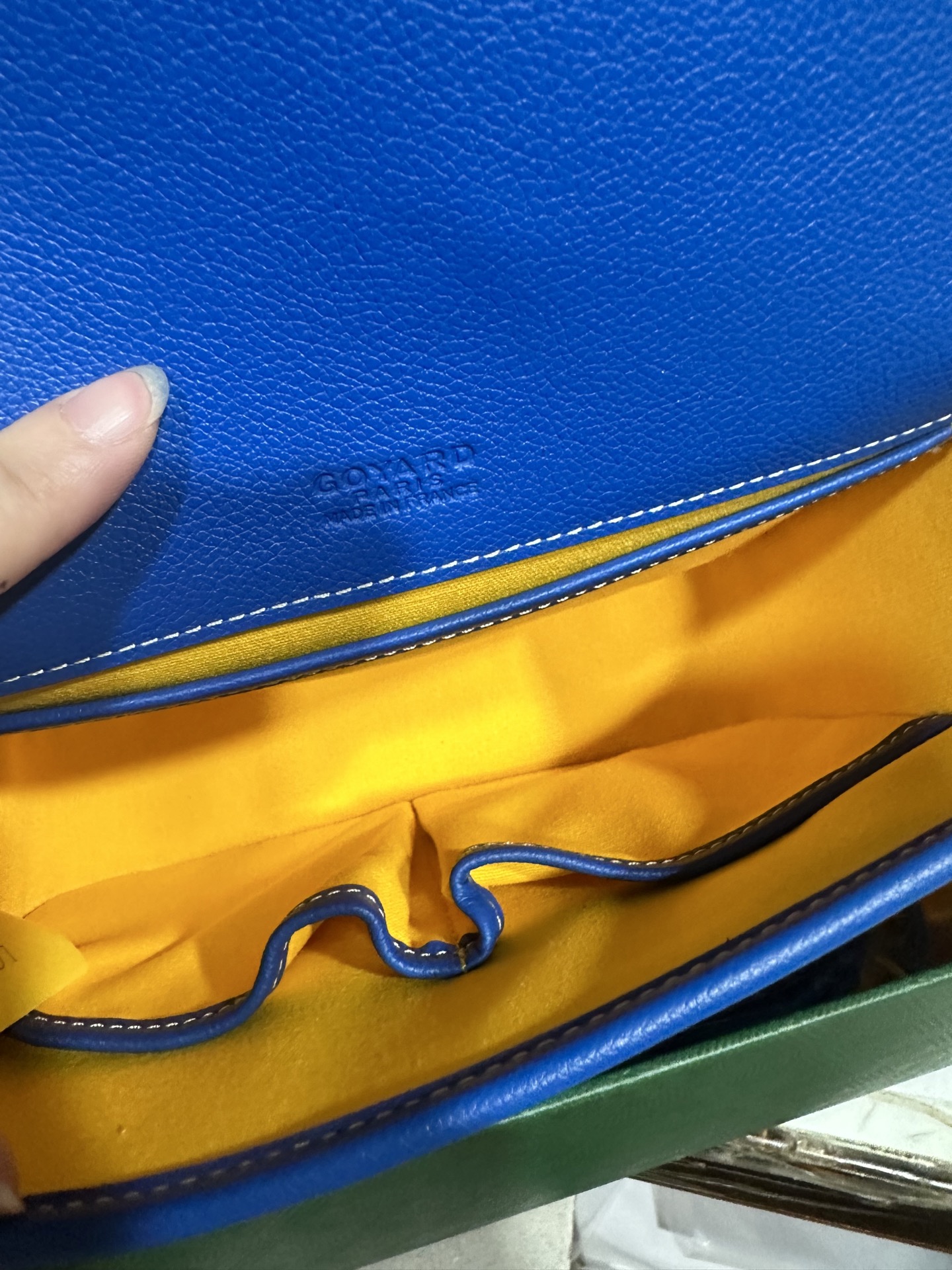 a貨 Goyard 的藍色 Belvedere 斜背包