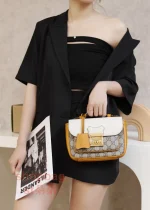 古馳精品包 經典Padlock MINI 雙色拼接掛鎖造型手提肩背包 658487：圖片 21