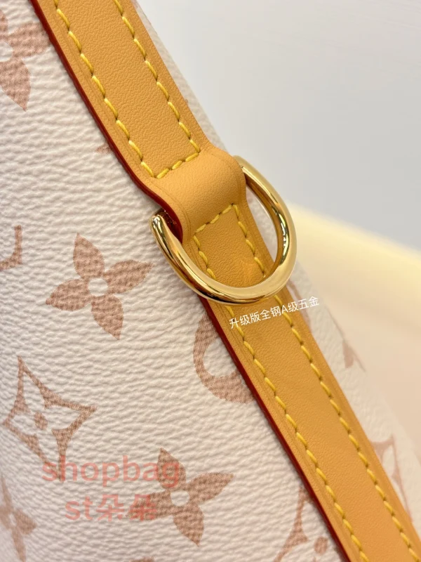 高仿包 LV Multipass 新款2026 白花斜挎包 M2A078：圖片 14