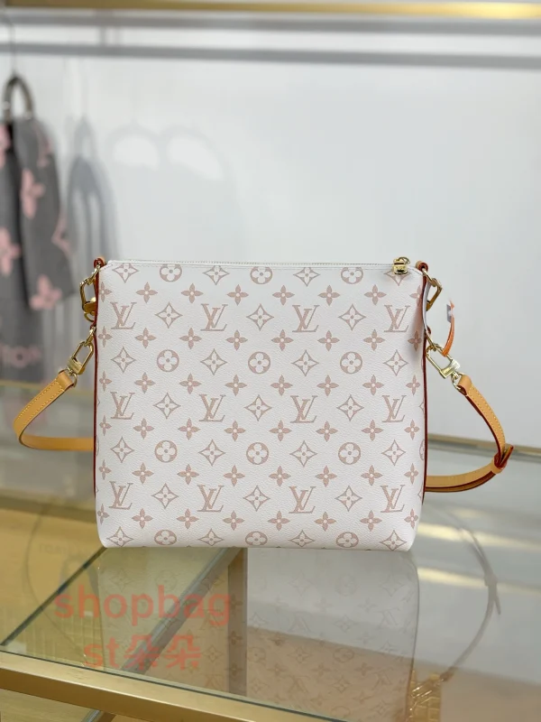 高仿包 LV Multipass 新款2026 白花斜挎包 M2A078：圖片 9