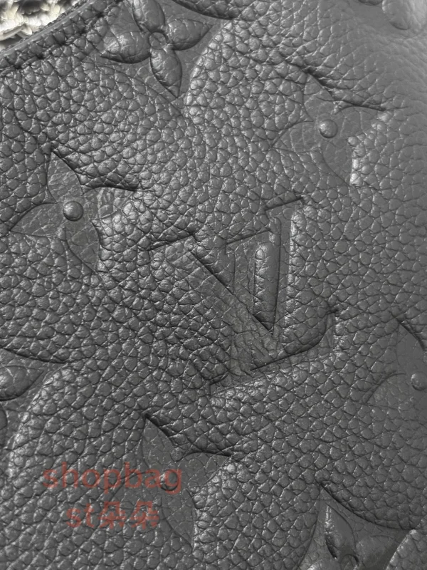 高仿包 LV NANO Boulogne Monogram epi 黑色法棍系列 牛角包- M28427：圖片 13