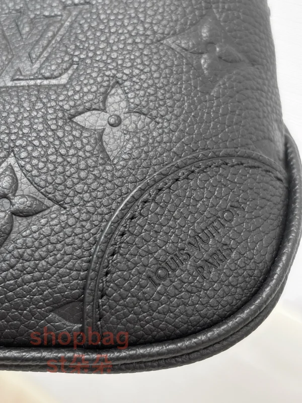 高仿包 LV NANO Boulogne Monogram epi 黑色法棍系列 牛角包- M28427：圖片 12