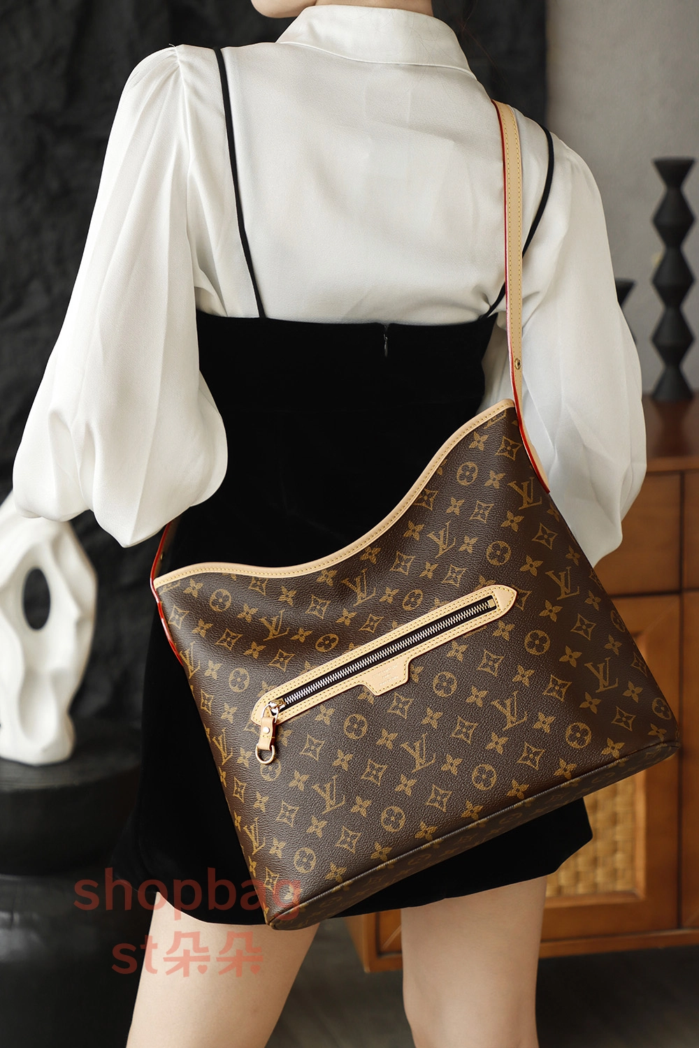 高仿包包 LV Lineup 老花 兩用包 肩背包 M27335 23 高仿包包 LV Lineup 老花 兩用包 肩背包 M27335 上身效果展示