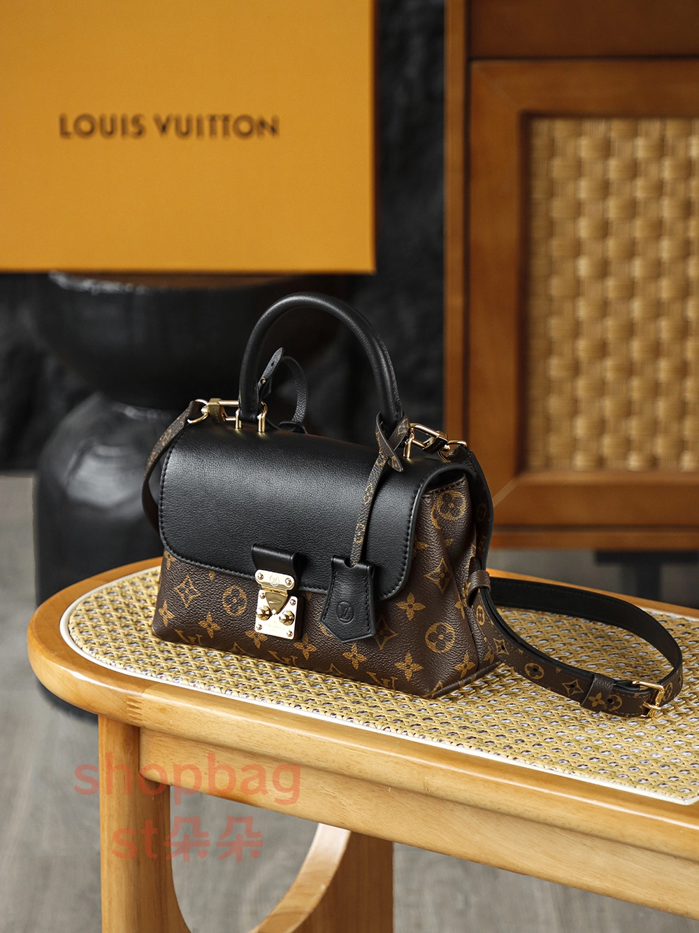 高仿包包 LV Madeleine BB 單肩手提手袋 M27511 7 高仿包包 LV Madeleine BB 單肩手提手袋 M27511
