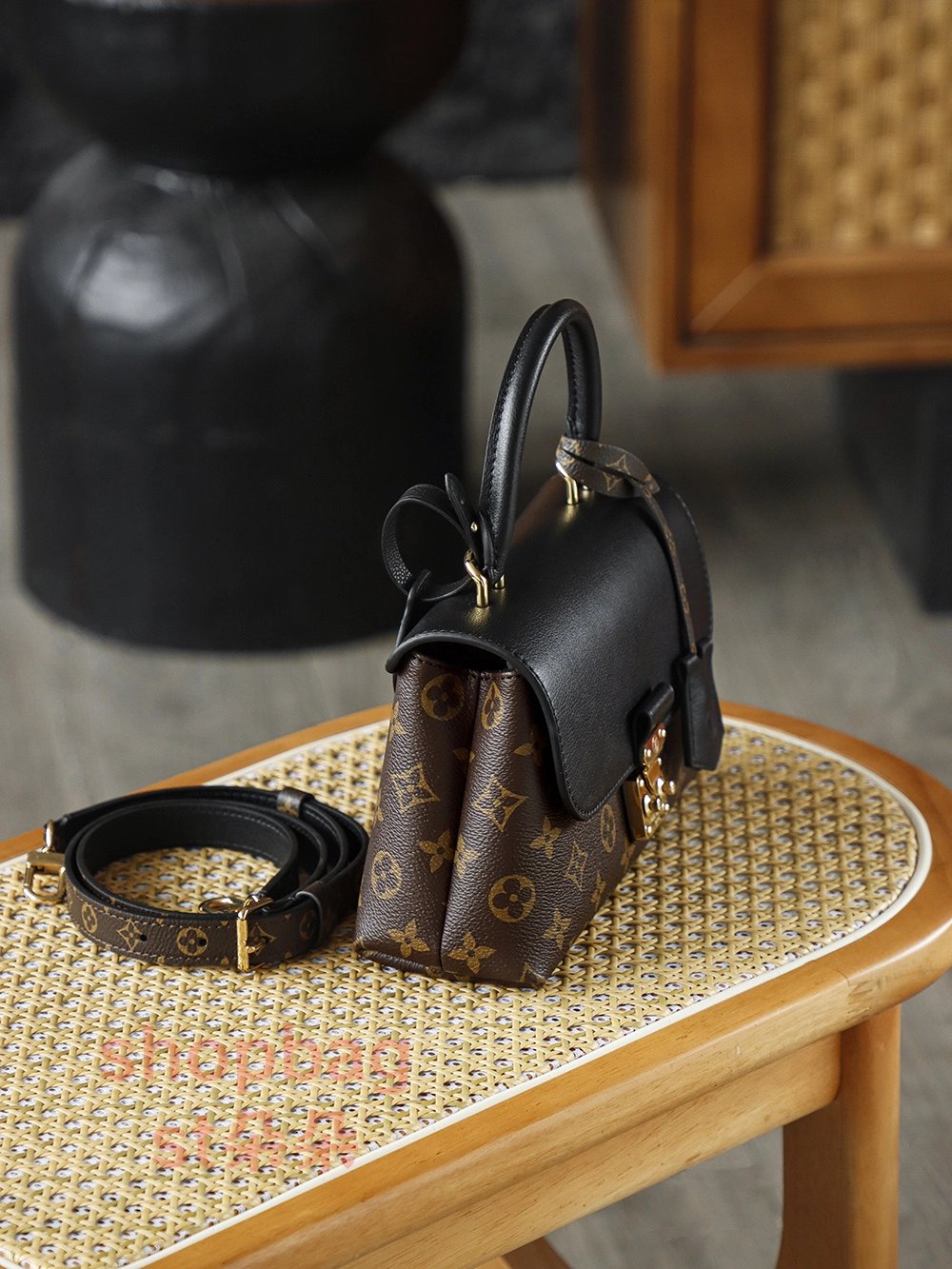 高仿包包 LV Madeleine BB 單肩手提手袋 M27511 5 高仿包包 LV Madeleine BB 單肩手提手袋 M27511