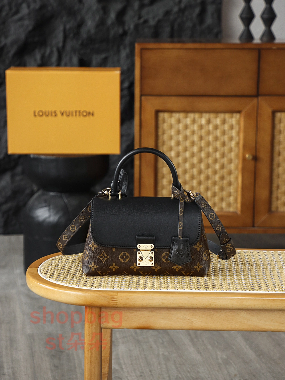 高仿包包 LV Madeleine BB 單肩手提手袋 M27511 1 高仿包包 LV Madeleine BB 單肩手提手袋 M27511