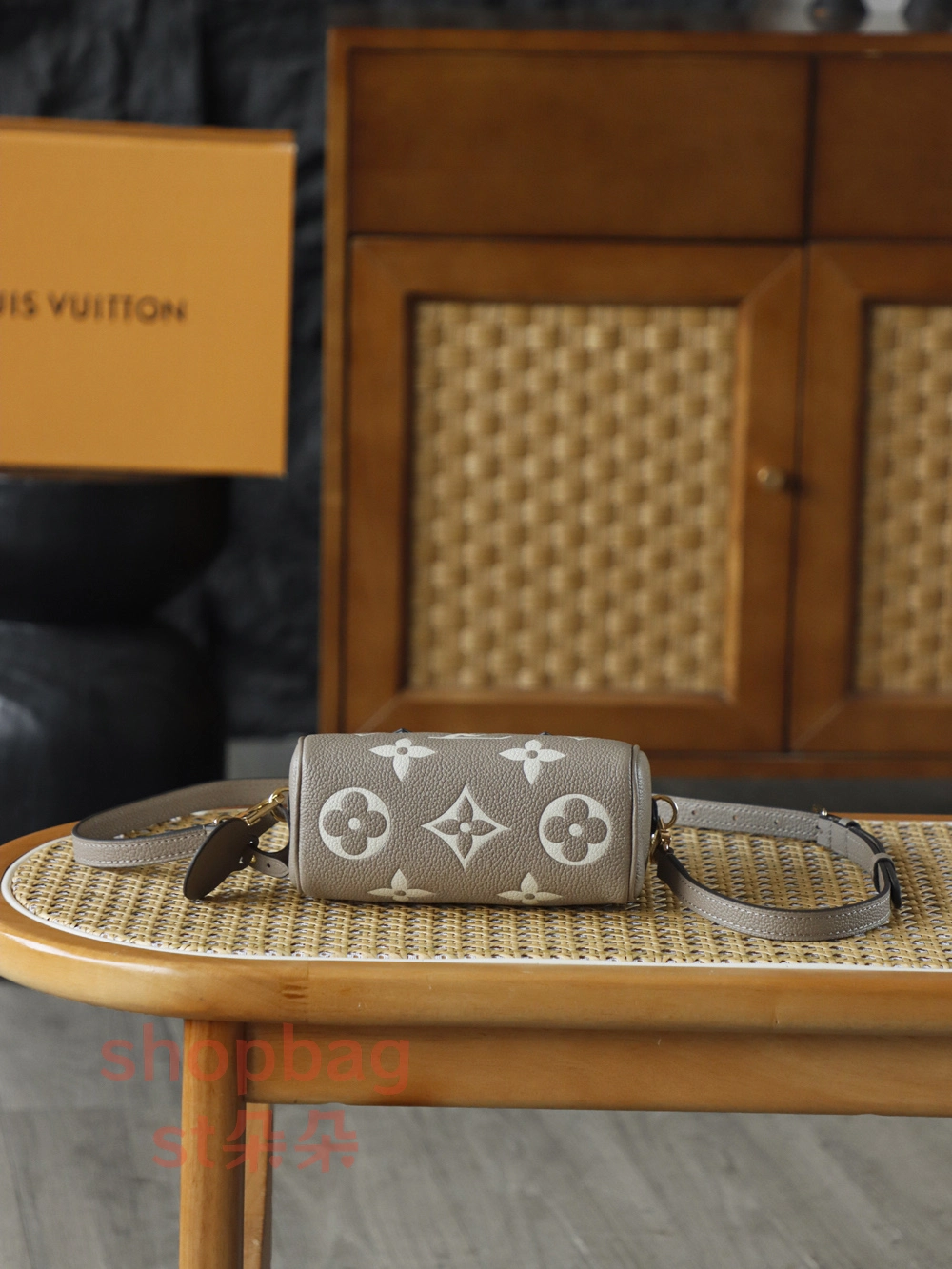 高仿包包 LV Nano Speedy 大象灰 斜挎包 M82890 2 高仿包包 LV Nano Speedy 大象灰 斜挎包 M82890