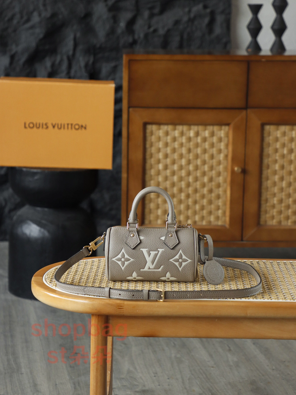 高仿包包 LV Nano Speedy 大象灰 斜挎包 M82890 1 高仿包包 LV Nano Speedy 大象灰 斜挎包 M82890