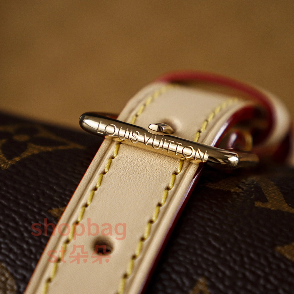 高仿包包 LV ODYSSÉE 2025年早秋系列 老花 水桶系列的餃子包 M25085 16 高仿包包 LV ODYSSÉE 2025年早秋系列 老花 水桶系列的餃子包 M25085