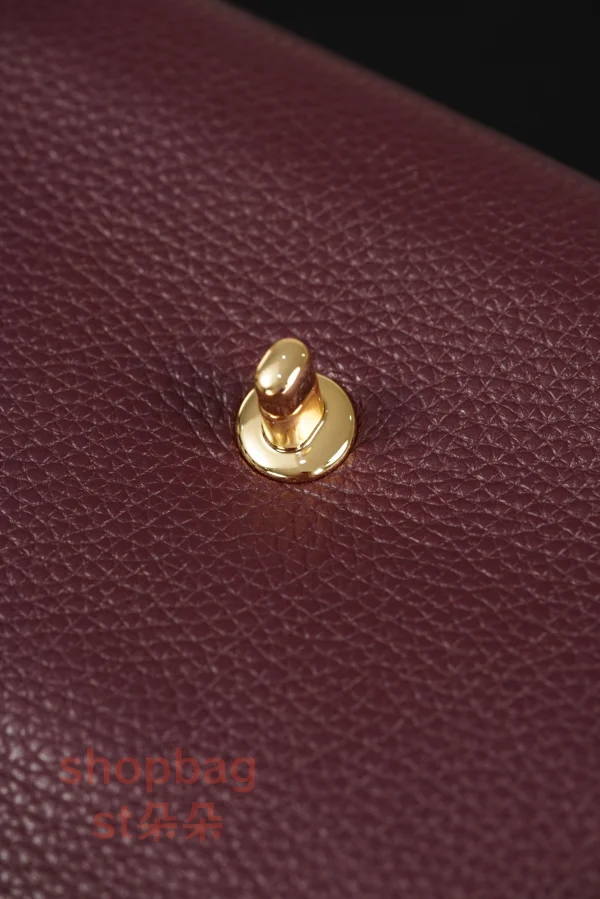 高仿精品包 CHANEL 26S 𝐆𝐃同款CF 大號 紅色金扣 口蓋包包 AS6231：圖片 19