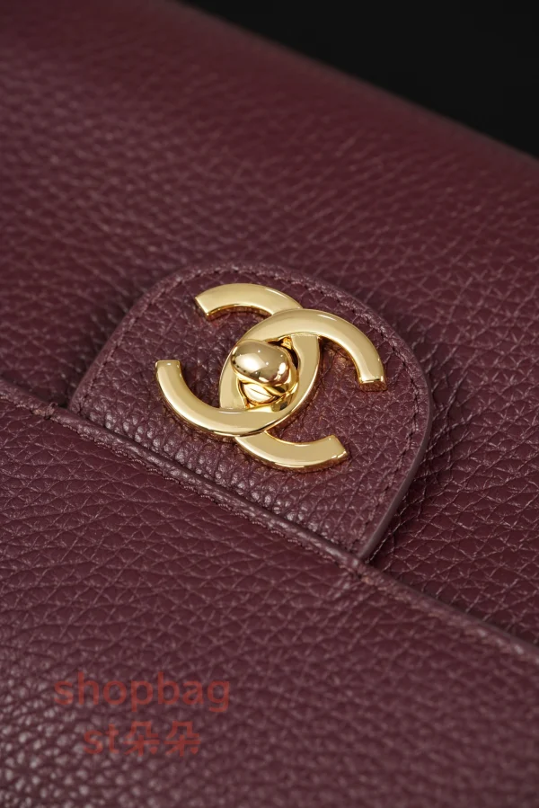 高仿精品包 CHANEL 26S 𝐆𝐃同款CF 大號 紅色金扣 口蓋包包 AS6231：圖片 17