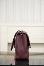 高仿精品包 香奈兒 𝟐𝟔𝐬 𝐆𝐃同款超大𝐂𝐅 𝐌𝐀𝐗𝐈口蓋包 酒紅色 AS6231：圖片 7