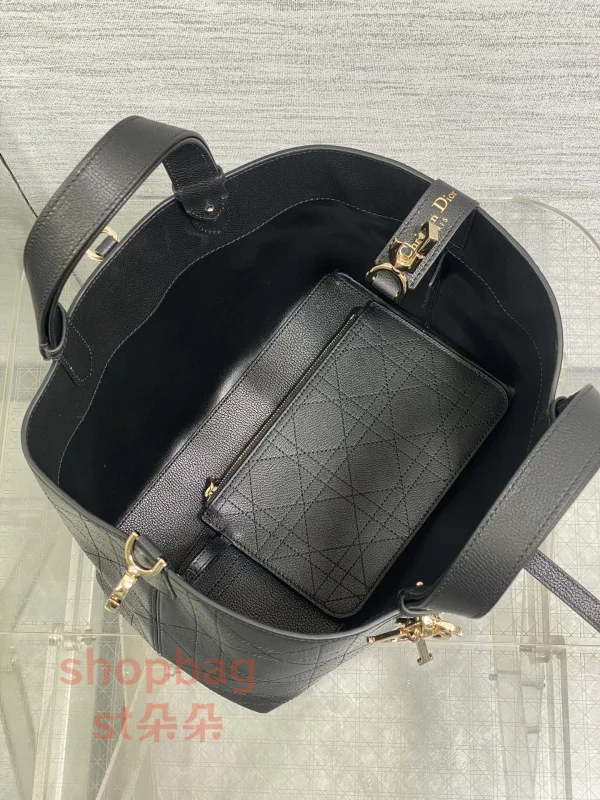 高仿迪奧 Toujours 中號 大籐格紋小牛皮 水桶類型 超能裝 土著包 M2821OCUQ：圖片 9