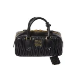 高仿包 MiuMiu Matelassé 新款 褶皺皮革手挽袋