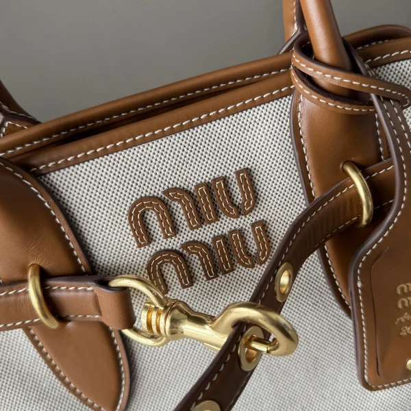 高仿包 MiuMiu Aventure 新款 帆布手挽袋：圖片 7