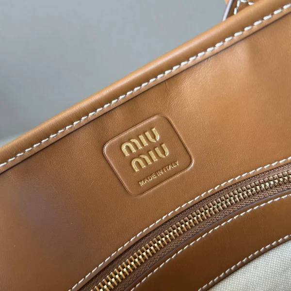 高仿包 MiuMiu Aventure 新款 帆布手挽袋：圖片 9
