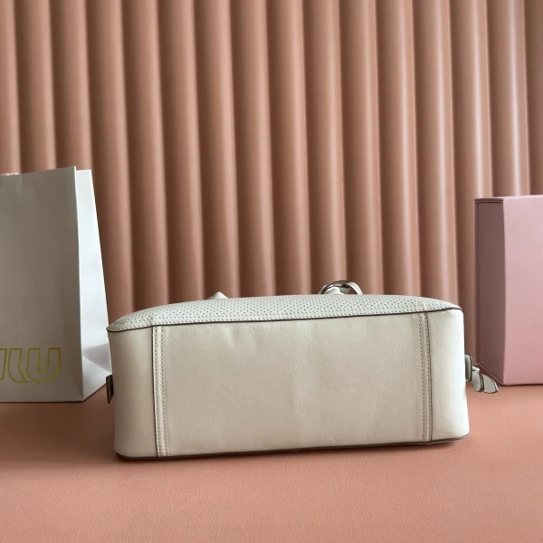 高仿包 MiuMiu Vivant 新款 鏤空皮革手袋 5BB199：圖片 5