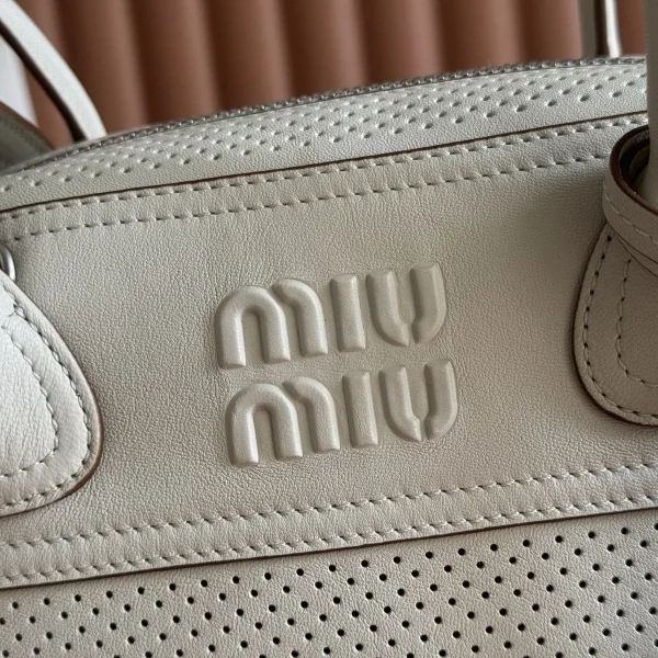 高仿包 MiuMiu Vivant 新款 鏤空皮革手袋 5BB199：圖片 6