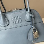 高仿包 MiuMiu Vivant 新款 小羊皮手挽袋 藍色：圖片 6