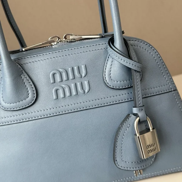 高仿包 MiuMiu Vivant 新款 小羊皮手挽袋 藍色：圖片 6