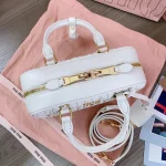高仿包 MiuMiu Matelassé 新款 褶皺皮革手挽袋：圖片 8