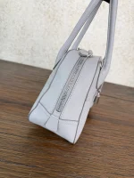 高仿包 MiuMiu Vivant 新款 小羊皮手挽袋 淺灰色：圖片 7