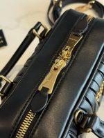 高仿包 MiuMiu Matelassé 新款 褶皺皮革手挽袋：圖片 7