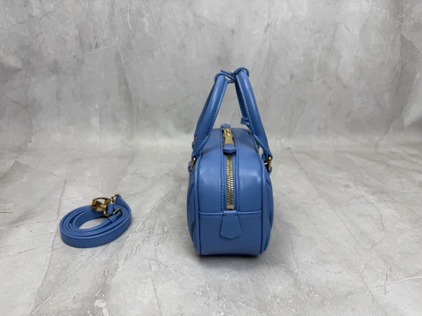 高仿包 MiuMiu Matelassé 新款 褶皺皮革手挽袋：圖片 5