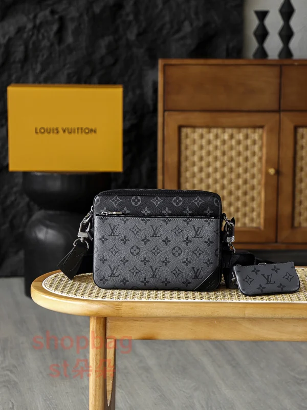 高仿包 LV Trio郵差包 黑花三合一斜挎包 M69443